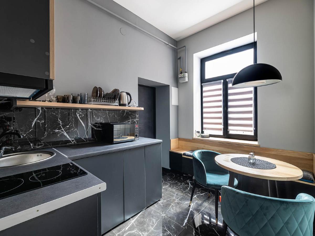Modern Apartment Lviv Exterior foto