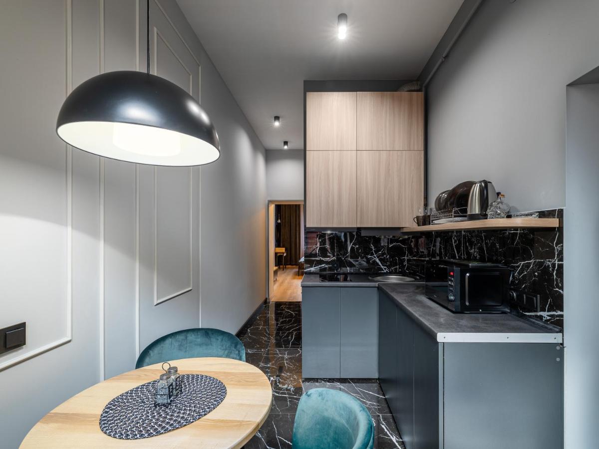Modern Apartment Lviv Exterior foto