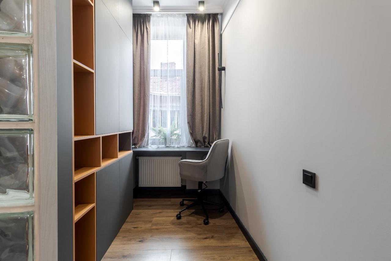 Modern Apartment Lviv Exterior foto